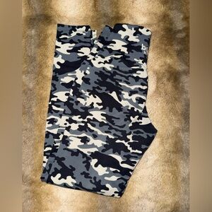 BOOTY BY BRABANTS CAMO LEGGINGS